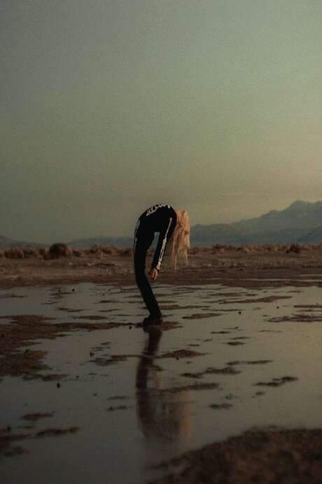 A visualizer accompanying Phoebe Bridgers’ Copycat Killer EP, this project features four songs initially released on her acclaimed album, Punisher. The EP showcases the tracks with new orchestral arrangements and instrumentation, creatively interpreted by Rob Moose. It offers a fresh perspective on the already beloved songs, enhancing their emotional depth and artistic impact.